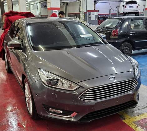 FORD FOCUS 2.0 TITANIUM FASTBACK 16V FLEX 4P POWERSHIFT